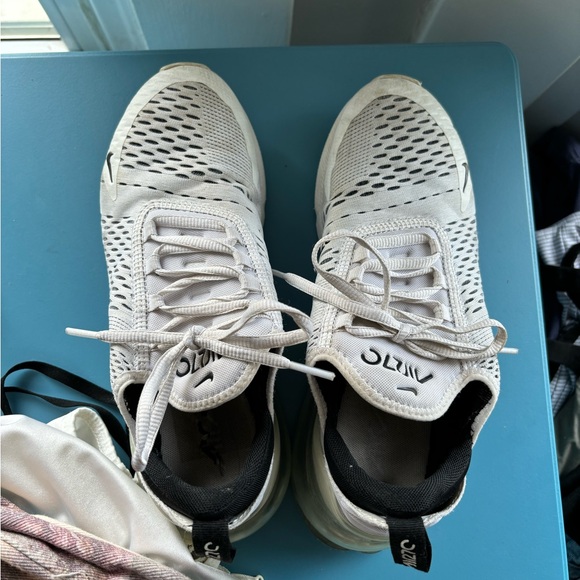 Nike Air Max 270 - Picture 3 of 5